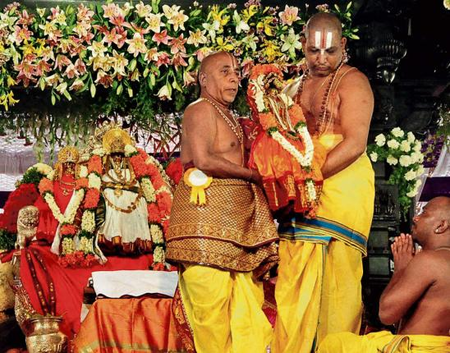 Brahmotsavam The Vasantha Paksha Prayukta Srirama Navami Brahmotsavam got off ... at Sri Sitaramachandra Swamy shrine in Bhadrachalam on Monday (31-03-2014)